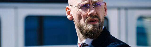 Депутат Варро Вооглайд требует разрешить пронос оружия в здание парламента