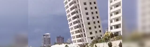 Правда ли, что на этом видео показано здание, разрушившееся в результате землетрясения в Венесуэле?