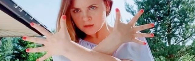 «Отстаньте, я не Наташа Королева!» Проскурякова публично сорвалась