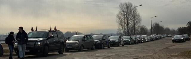 В Латвии таксисты протестуют против политики Bolt