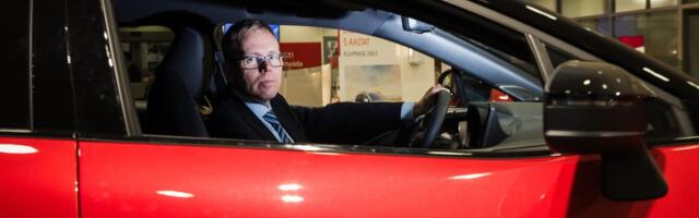 Авторынок продолжил падение в ноябре: регистрация новых легковых автомобилей резко сократилась