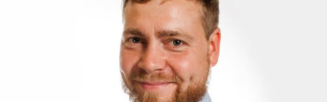 Ехал с мигалками и попал в ДТП, позже попался пьяным за рулем и был уволен: что известно о прошлом нарвского депутата Егорова