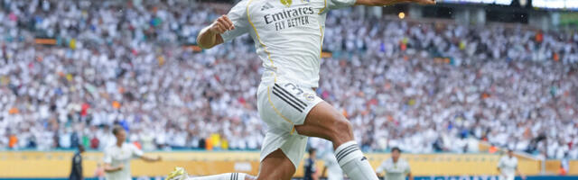 Клубный ЧМ по футболу: "Реал" и дортмундская "Боруссия" вышли в четвертьфинал