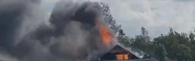 В Козе загорелся двухэтажный жилой дом