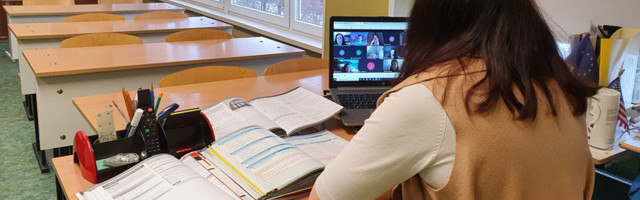 «У нас почти не было видеоуроков»: родители хотят знать, есть ли правила у дистанта