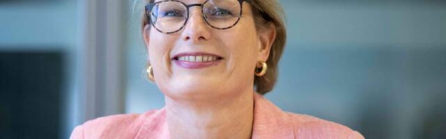 В лесбийских парах обе женщины должны иметь статус матери, считает министр юстиции ФРГ