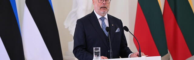 Карис в Литве: Украина должна оставаться в центре внимания Европы