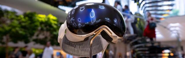 Инвестор Тоомас: Apple удивила, но тучи по-прежнему сгущаются