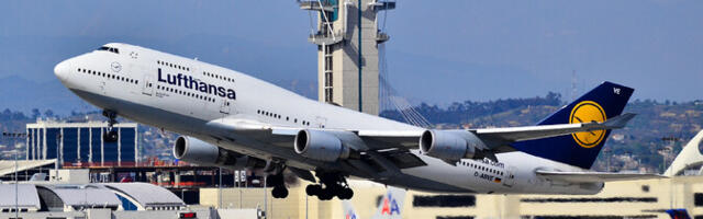 Бортпроводники Lufthansa начали двухдневную забастовку: многие рейсы снова отменяются