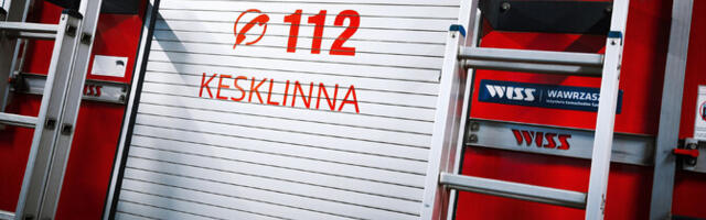 На бульваре Мере в Таллинне упало окно вместе с рамой