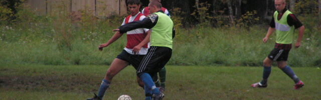 Футболисты Нарвы и Кохтла-Ярве позитивно влияют на жизнь молодежи