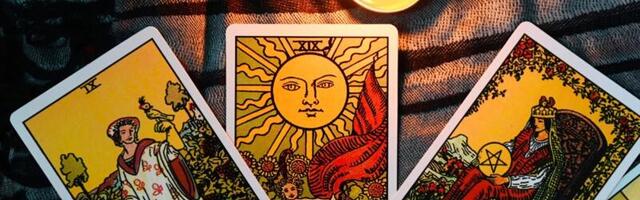 Верить или проверять? Почему все больше женщин Эстонии идут к астрологам, тарологам и гадалкам — и что они там ищут