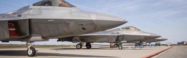 В случае попадания на территорию ЭР неизвестного дрона в воздух поднимутся истребители НАТО