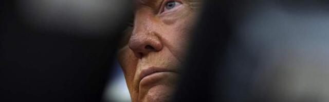 Суд обязал Трампа возобновить иностранную помощь