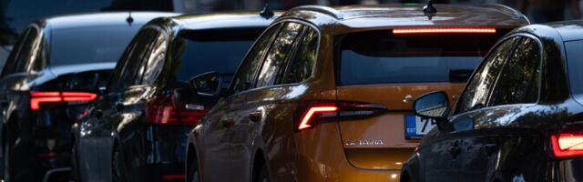 В Эстонии за 11 месяцев зарегистрировали почти на 50% меньше машин, чем год назад