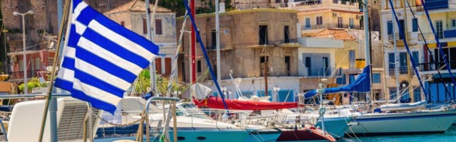 Греция снова открывает двери отдыхающим: что нужно знать туристам