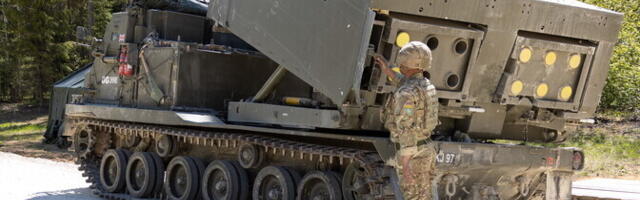 Певкур предложил южнокорейской оборонной компании открыть производство в Эстонии