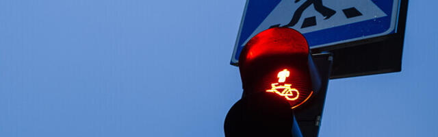 У площади Вабадузе в Таллинне в ДТП попали такси и электросамокат Bolt