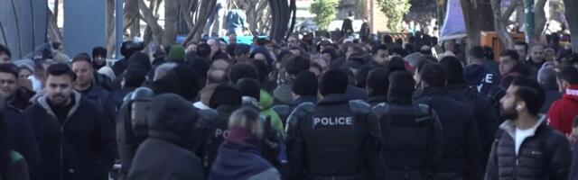 Иран на фоне протестов ограничил доступ к интернету