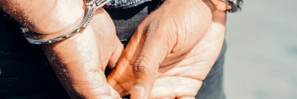 Во время рейдов в Риге пойманы 16 нелегальных мигрантов