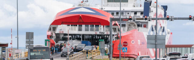 Террас отменил инициативу Хартман по расширению скидки на поездки на паромах для островитян