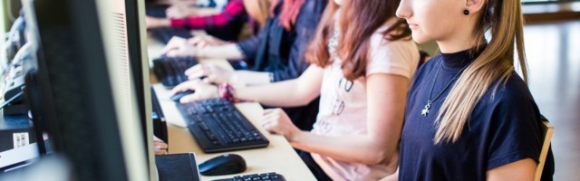 В общеобразовательных школах начинаются  опросы удовлетворенности