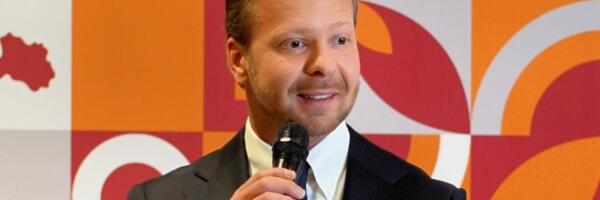 Росликов ушел с поста председателя правления партии «За стабильность!»