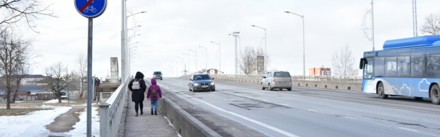 Дороги начали латать, очередь дойдет и до ремонта виадуков