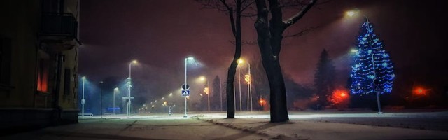 Ночь. Улица. Зима.