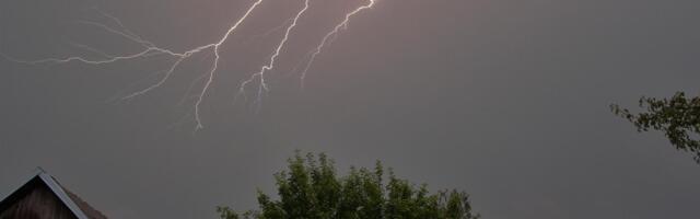 Синоптики предупреждают о скором и резком ухудшении погоды. Смотрите, когда ожидается гроза в вашем регионе!