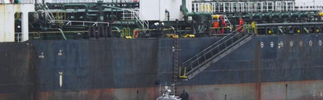 Танкер под санкциями задержан в Балтийском море: Швеция расследует крупный разлив нефти