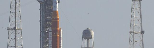 ТРАНСЛЯЦИЯ | Космический корабль с четырьмя астронавтами на борту отправился к Луне 