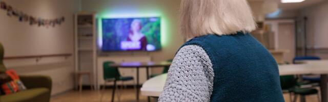 Как справиться с тяжелыми чувствами тем, кто вынужден определить своих близких в дом по уходу?