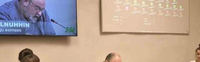 Михаил Стальнухин сохранил пост председателя Нарвского горсобрания