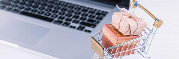 Почти каждый третий во время праздников менее внимателен к мошенникам