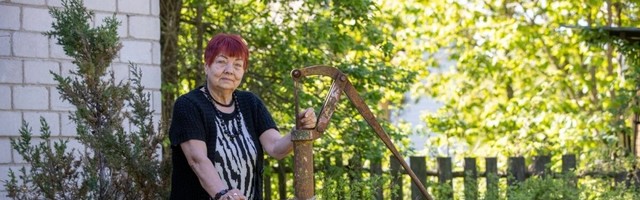 Две жительницы Эстонии отвоевали у государства свои дни рождения. От ошибки могут пострадать и другие эстоноземельцы