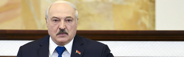 Лукашенко пообещал Западу жесткую реакцию на санкции