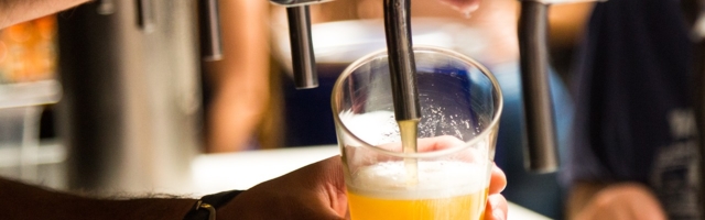 Правительство разрешило! C 1 июня эстонские бары могут продавать алкоголь и после 22.00