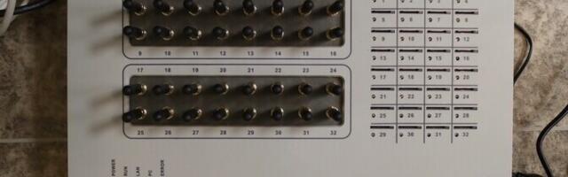 Полиция задержала женщину, подозреваемую в установке сим-бокса для мошеннических звонков