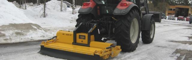 Для расчистки тротуаров от льда Нарва покупает дорожную фрезу за 21 тысячу евро