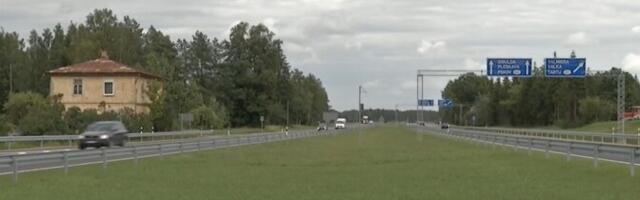 До конца лета на Рижской объездной дороге будет действовать ограничение скорости 30 км/час