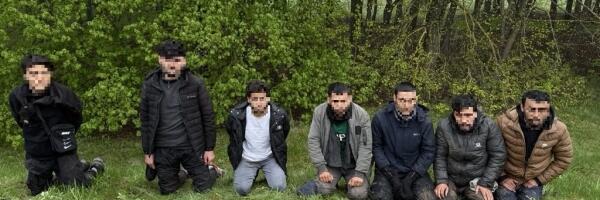 В Латгалии после погони задержан перевозчик нелегальных мигрантов