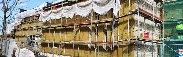 Прощай «матрасная» расцветка! Нарвский ДК «Ругодив» становится абсолютно белым. «Если никто не будет разрисовывать стены, можно не перекрашивать 15 лет»