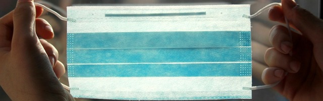 Жители Эстонии все менее тщательно соблюдают антикоронавирусные меры, но были бы готовы использовать приложение, сообщающее о контактах с зараженными