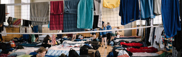 ФОТОРЕПОРТАЖ: на время Праздника песни и танца школьные классы превратились в "коммуналки"