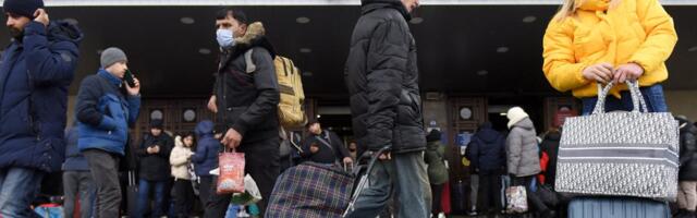 От "Гитлер лысый" до "Мы рады России". Первый день российской "военной операции" глазами украинцев