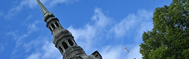 Канатоходец Яан Роозе исполнил свою мечту в Старом Таллинне