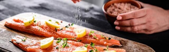 Как засолить горбушу вкусно и быстро: рецепт с фото пошагово в домашних условиях