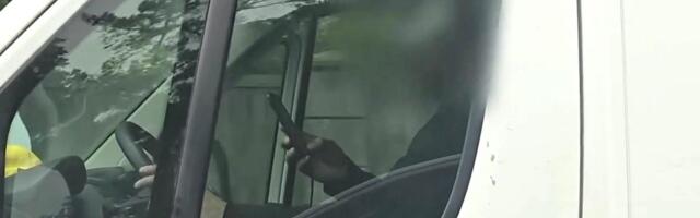 ВИДЕО | Невеселые кадры: во время рейда выяснилось, что за рулем все чаще можно увидеть „смарт-зависимых“