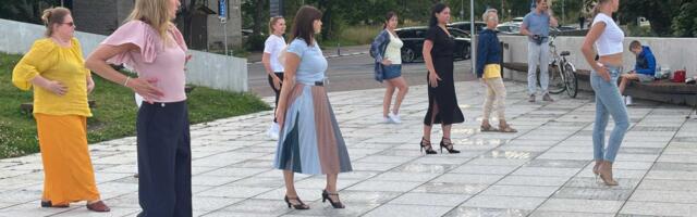 Латина на свежем воздухе: известный нарвский хореограф учит горожан «социальным танцам»